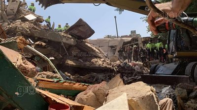  انهيار عقارين وتصدع ثالث بحدائق القبة، والإسعاف يدفع بـ 8 سيارات (فيديو وصور)