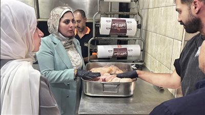 تموين الإسماعيلية تكثف حملات المرور على المطاعم (صور)