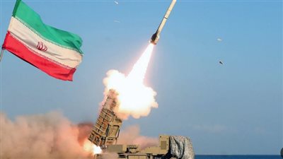 الدفاعات الجوية الإيرانية تعترض طائرات مسيرة فوق ضواحي طهران