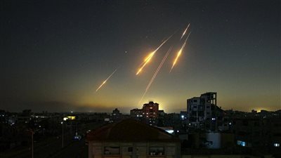 جيش الاحتلال الإسرائيلي يصدر أوامر إجلاء لسكان منطقتي آراك وخندب في إيران