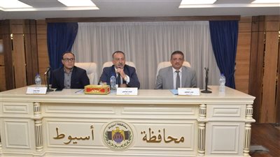 بدء ترشيد استهلاك الطاقة في أسيوط بتخفيض إنارة الشوارع وغلق المنشآت من الثامنة مساء