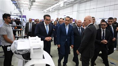 رئيس الوزراء يتفقد مشروع إنشاء مصنع إنتاج أجهزة السونار والرنين المغناطيسي