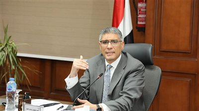 محافظ الجيزة يصدر قرارًا بتشكيل المكتب الفني لدعم تنفيذ المشروعات التنموية 