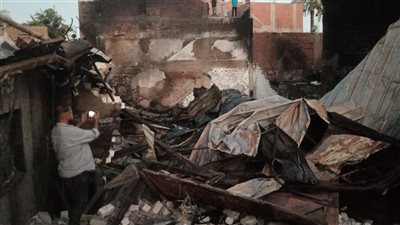 السيطرة على حريق بمخزن كرتون في بنها دون خسائر بشرية