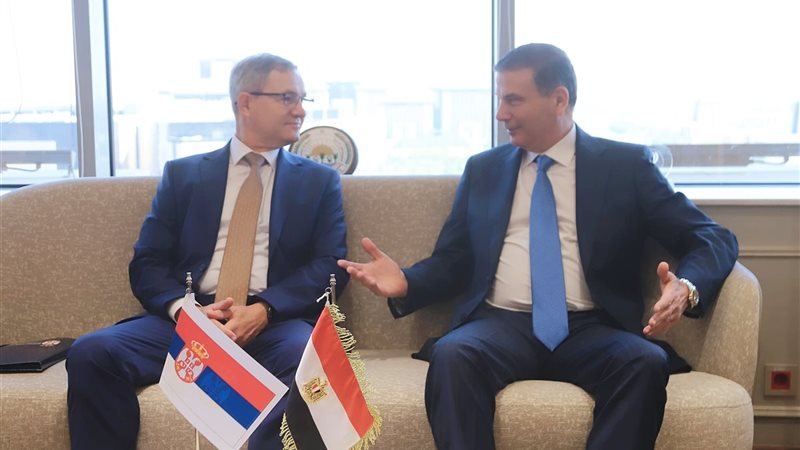وزير الزراعة مع نظيره