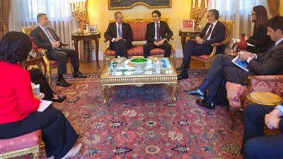 وزير الاتصالات يبحث مع مسئولي شركات إيطالية جذب استثمارات في مجالات التكنولوجيا 