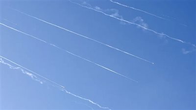 ينشطر إلى شظايا قاتلة، سلاح إيراني جديد يرعب إسرائيل بعد إصابته منطقة غوش دان