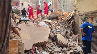 الحماية المدنية تواصل البحث عن ضحايا أسفل عقارات حدائق القبة المنهارة (فيديو وصور)