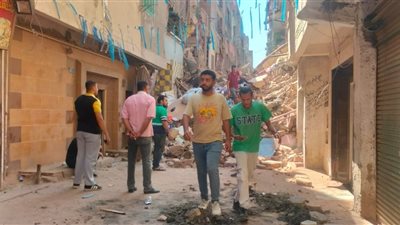 التحريات: عقار شبرا المنهار آيل للسقوط ومسنود على عروق خشبية 