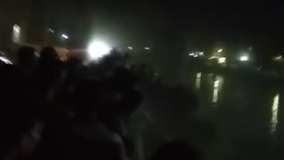 لحظة انتشال جثمان شاب من ذوي الهمم من البحر الصغير بدكرنس (صور)