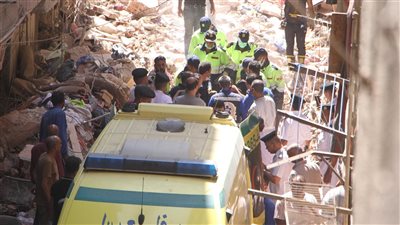 استخراج جثة جديدة من تحت أنقاض عقارات حدائق القبة