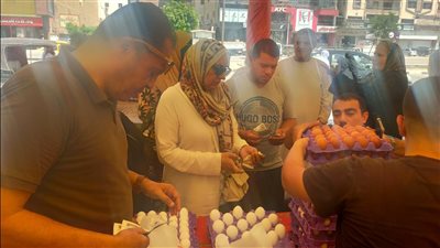 تخفيضات تصل لـ 30%، إقبال على سوق اليوم الواحد في الدقهلية 