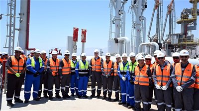 رئيس الوزراء يتفقد جاهزية ميناء سوميد لاستقبال سفينة التغييز الثانية 