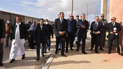 محافظ مطروح وأعضاء إسكان النواب يتفقدون محطة الصرف الصحي بعلوش