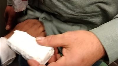 ضبط ٨٥٠ قرص ترامادول مخدر حول جسد راكب بمطار القاهرة