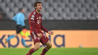 بايرن ميونخ يتقدم على برشلونة بثنائية في الشوط الأول