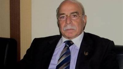 بعد إصابته بكورونا.. آخر تطورات الحالة الصحية لـ كمال درويش