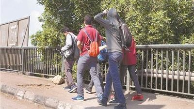 بخلاف الـ500 جنيه.. تزويغ ابنك من المدرسة يحرمك من الخدمات الحكومية بقانون التعليم