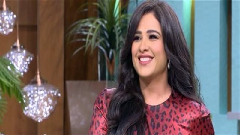 ياسمين عبد العزيز