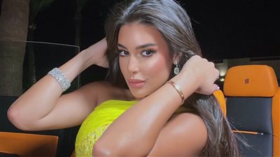 ياسمين صبري تتألق بالأصفر في أحدث جلسة تصوير