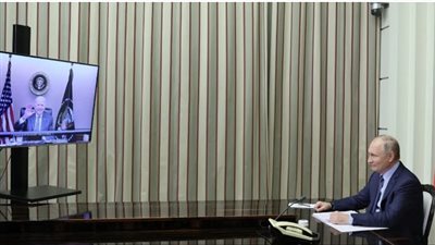 لم يقدم تنازلات وهدد بالبند الخامس.. مسئول أمريكي يكشف فحوى مكالمة بايدن وبوتين