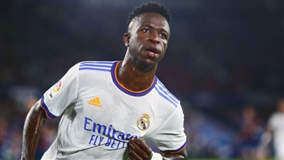 فينيسيوس جونيور يكشف حقيقة رحيله عن ريال مدريد