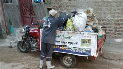 حملة لإزالة التعديات في شوارع إسنا بالأقصر 