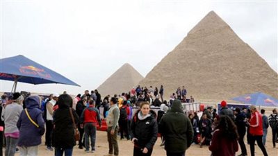 بحضور وزيري الرياضة والآثار.. 4 آلاف مشارك في نصف ماراثون الأهرامات