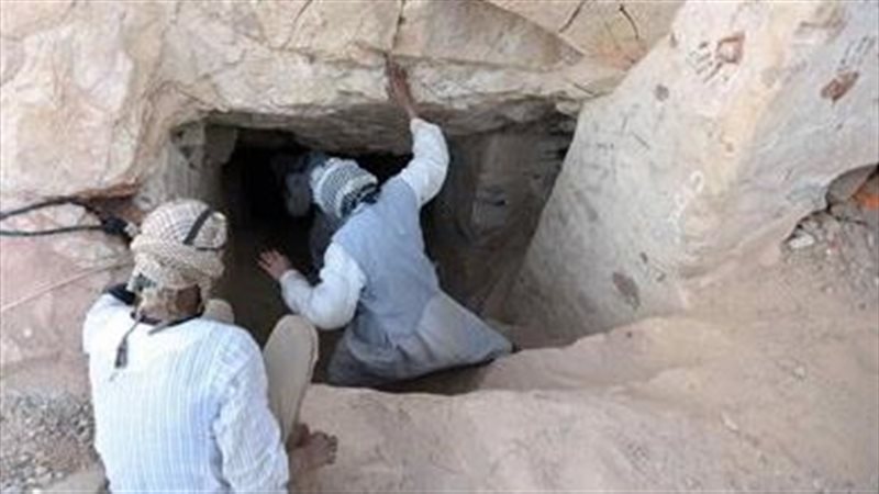  التنقيب عن الآثار