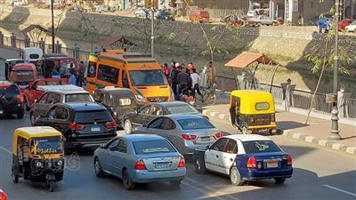 إصابة 3 أشخاص في اصطدام توك توك بسيارة في الغربية 