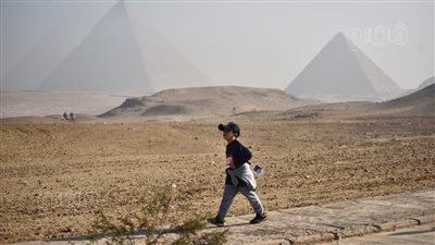 «الأطفال وذويهم» يجذبون الأنظار في نصف ماراثون الأهرامات |صور 