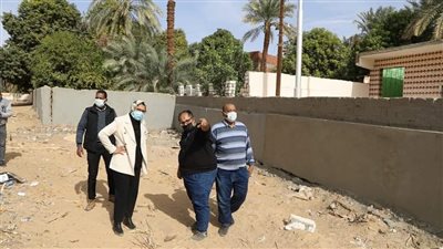 نائب محافظ الوادي الجديد تتابع مشروعي مجمع المصالح وقرى بشائر الخير