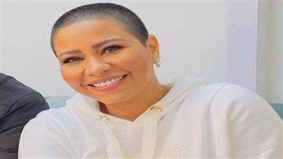 نضال الأحمدية تفجر مفاجآت جديدة في حلق شيرين عبد الوهاب شعرها