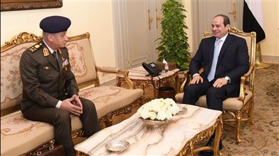 الرئيس السيسي يستقبل وزير الدفاع والإنتاج الحربي | صور