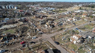 رياح شديدة تفصل الكهرباء عن مئات الآلاف من المنازل في كندا