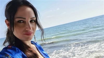 بعد ظهوره مع شيرين عبد الوهاب.. زوجة دندش: تعرضت للعنف وطلبت الطلاق