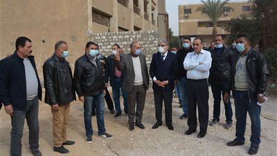 محافظ المنيا يتابع سير العمل بمركز التحكم الإقليمي في سمالوط 