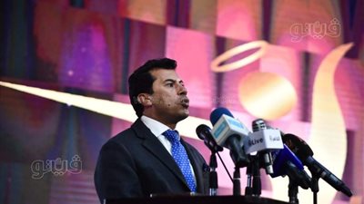 وزير الشباب والرياضة يكرم القائمين على تنظيم احتفالية “قادرون باختلاف” | فيديو وصور