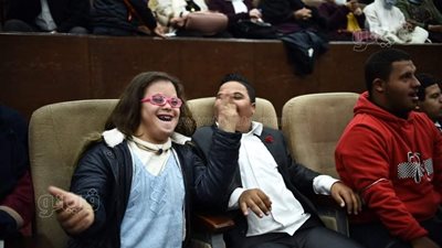 ضحكات تصنع السعادة.. تفاعل ذوي الهمم مع حفل 