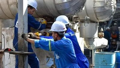 أموك تنتهي من عمرة نوفمبر وتكرم الموظف المثالي | صور