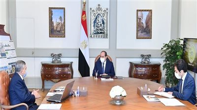 السيسي يتابع أداء ونشاط هيئة قناة السويس خلال العام الحالي | صور