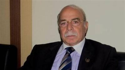 بعد تحسن حالته.. كمال درويش يغادر مستشفى قصر العيني