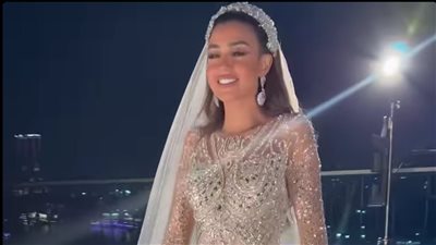 صدمة جمهور علي غزلان بعد الإعلان سعر فستان عروسه المرصع بالألماظ | صور