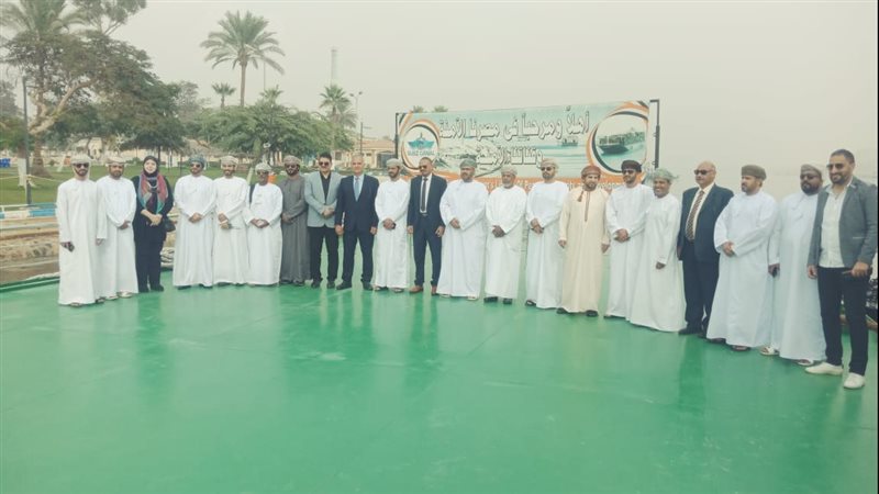 الوفد العمانى خلال