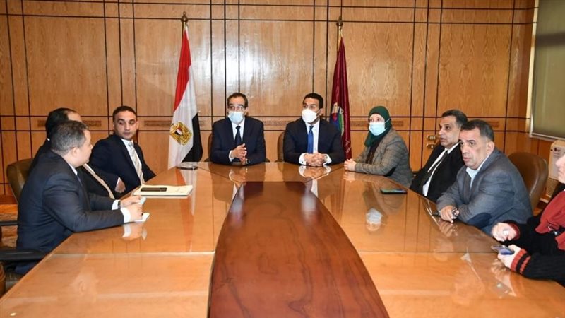أثناء توقيع عقد إنشاء