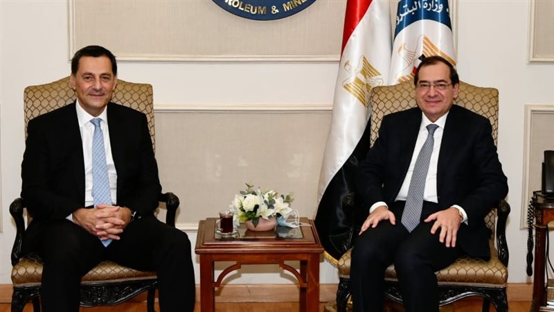 وزير البترول خلال