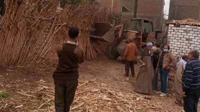 إزالة 16 حالة تعد على النيل بقريتي سلام وبهيج بمنقباد فى أسيوط