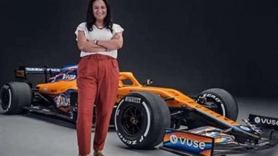 رباب طنطاوي.. أول مصرية نوبية وعربية تصمم غطاء خارجيًا لسيارة فورمولا 1