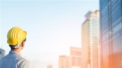 تفسير رؤية المهندس في المنام وعلاقته بالحصول على المال وطول العمر 