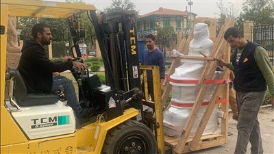 نقل تمثال الملك أمنمحات الأول إلى المتحف المصري الكبير| صور